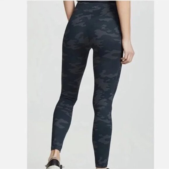 SPANX Look At Me Now Seamless Leggings Black Cameo Size S/P - Picture 5 of 10